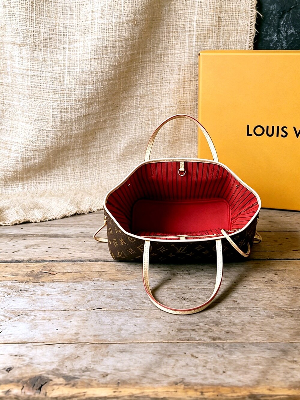 Louis Vuitton Monogram Neverfull Tote with Red Lining - Picture 3 of 6